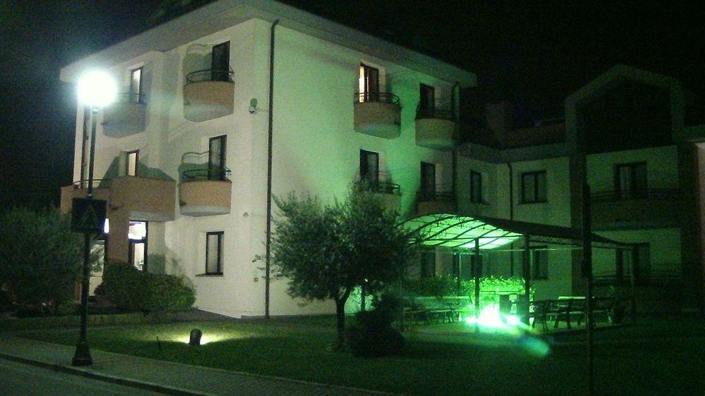 Hotel Da Vito Campagna Lupia Kültér fotó