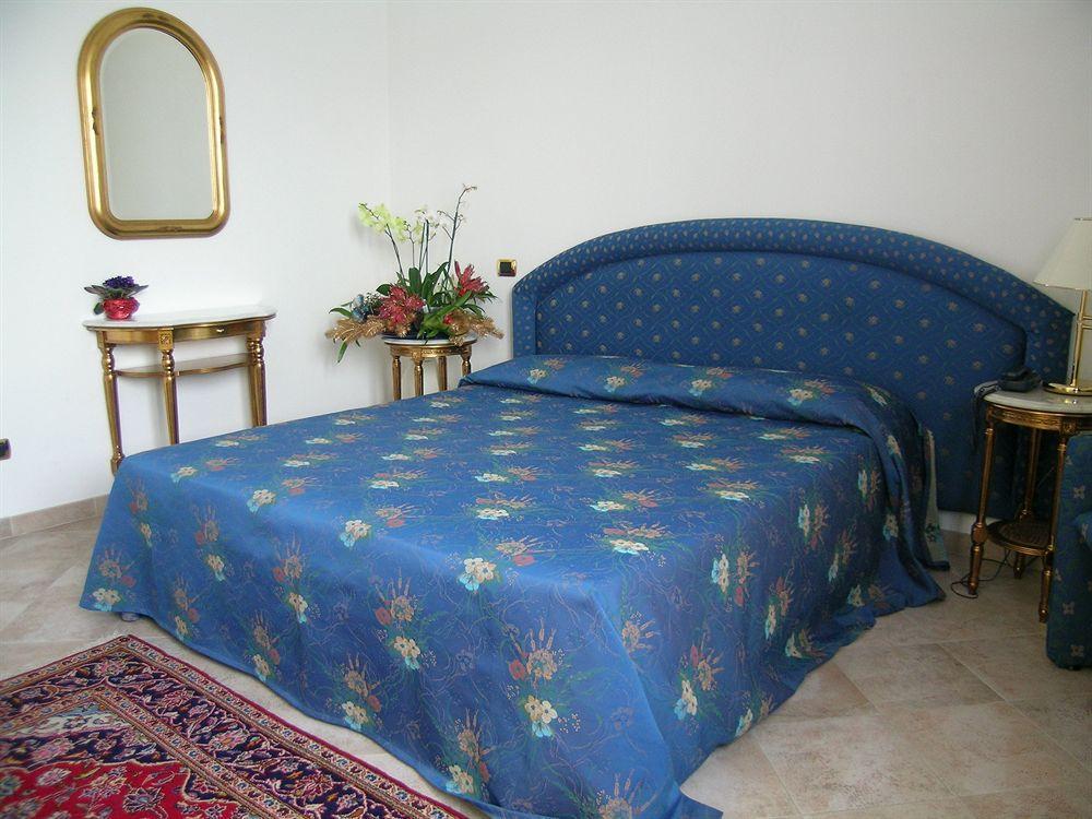 Hotel Da Vito Campagna Lupia Kültér fotó