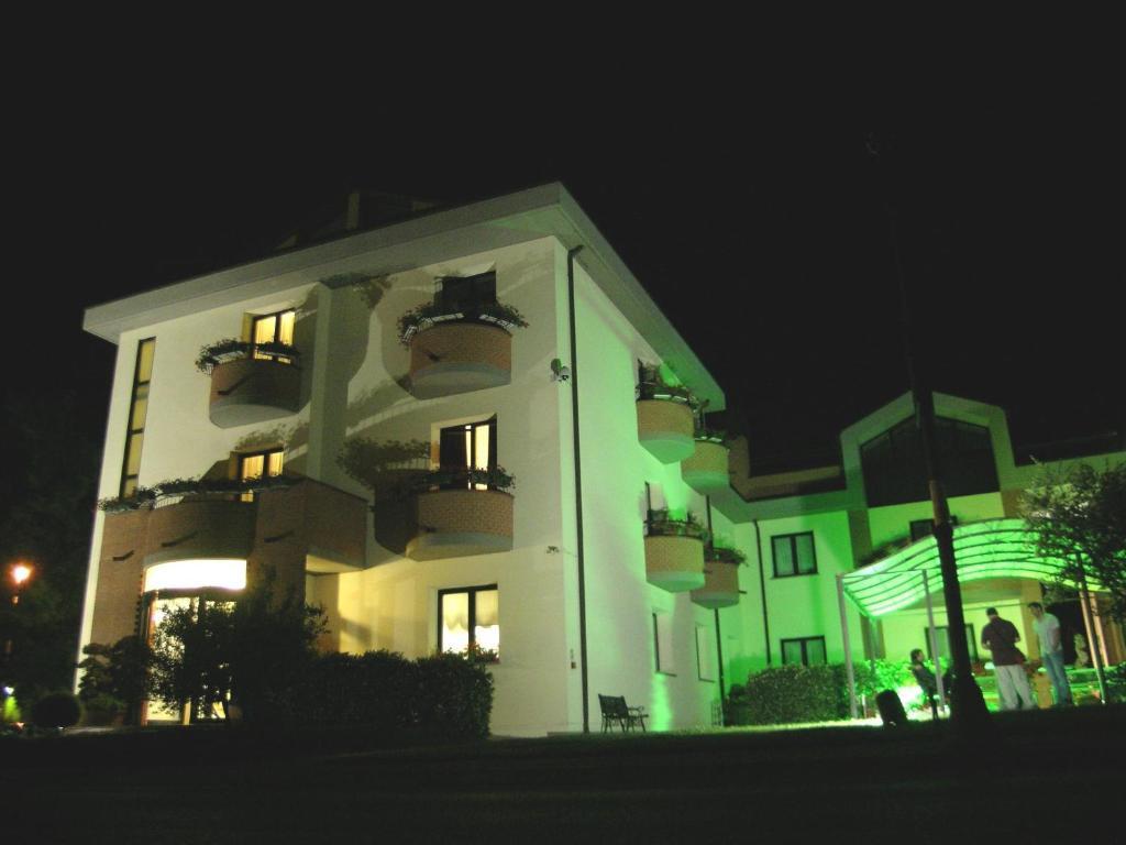Hotel Da Vito Campagna Lupia Kültér fotó