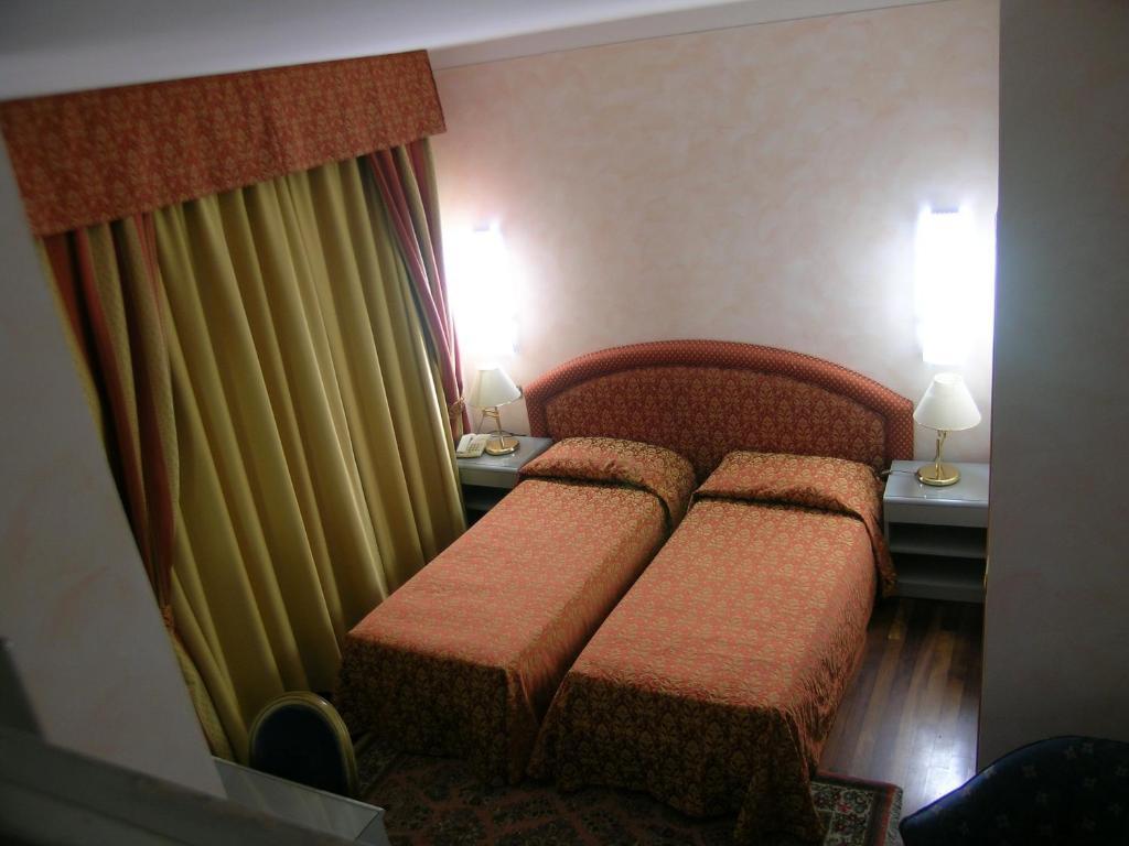 Hotel Da Vito Campagna Lupia Kültér fotó