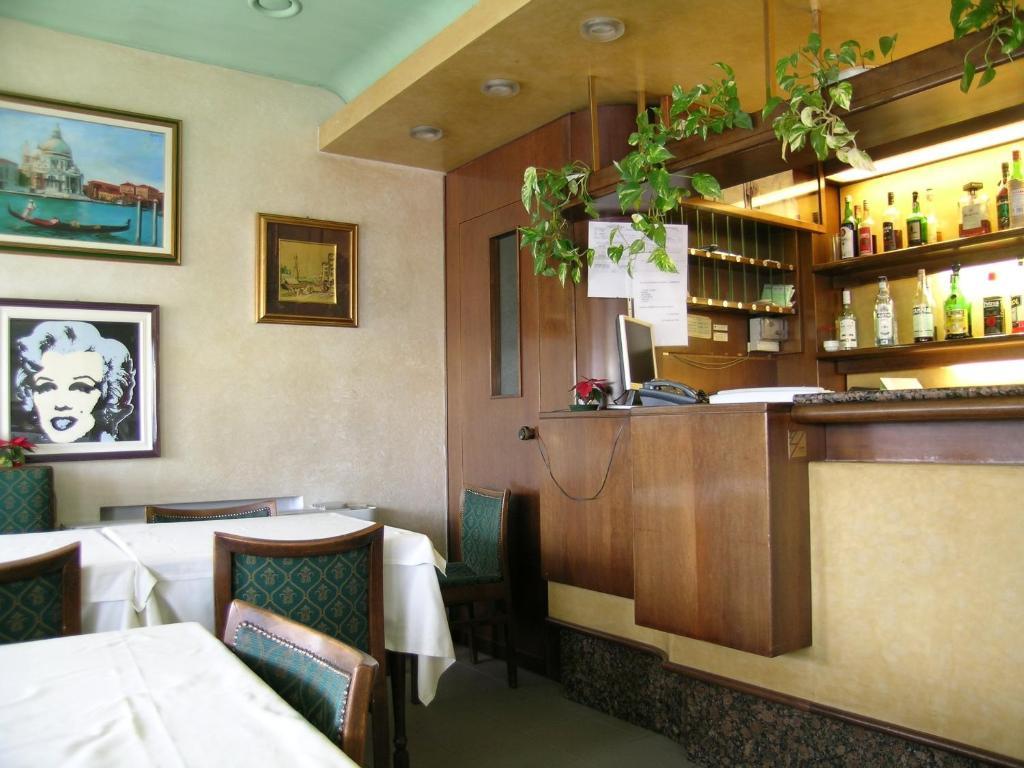 Hotel Da Vito Campagna Lupia Kültér fotó