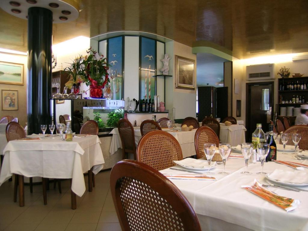 Hotel Da Vito Campagna Lupia Kültér fotó