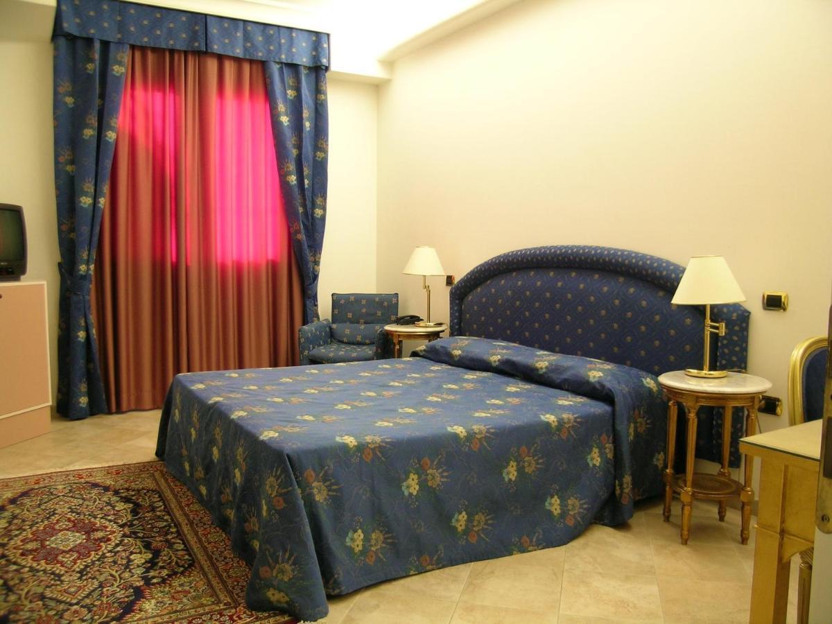 Hotel Da Vito Campagna Lupia Kültér fotó